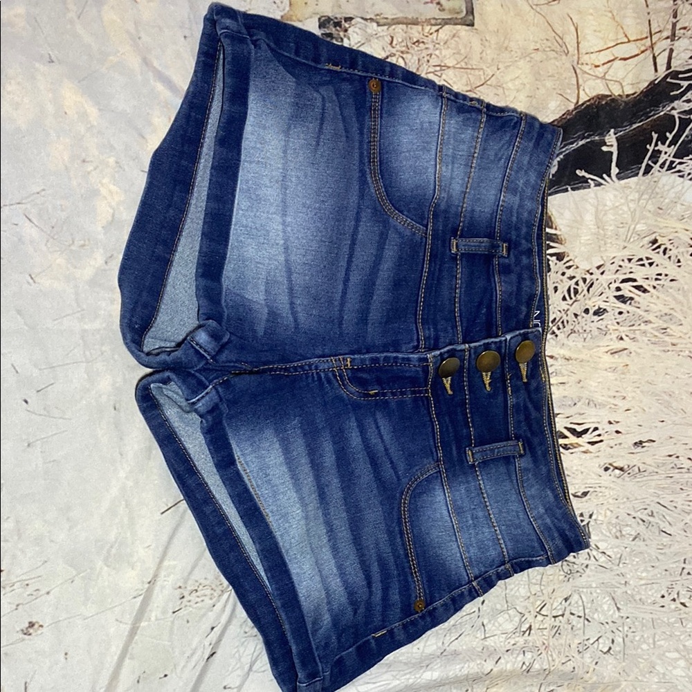 Stylish Blue Denim Women's Shorts